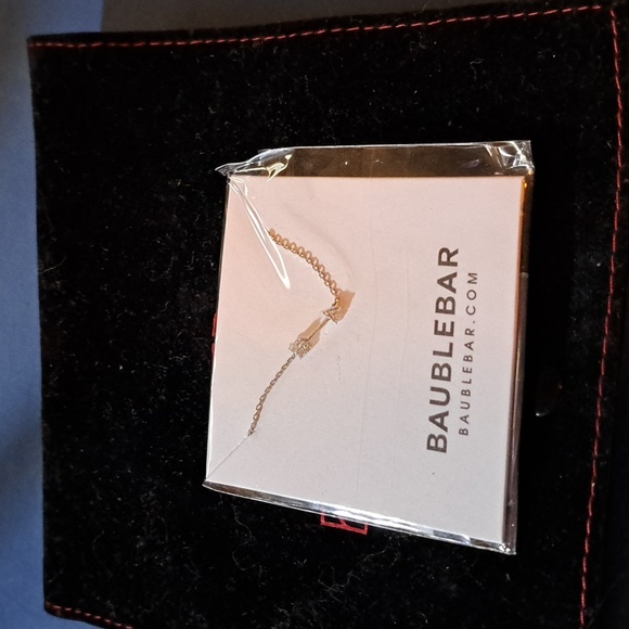 BaubleBar Jewelry - BaubleBar Mini Arrow Pendant Necklace Silver with pouch NWT